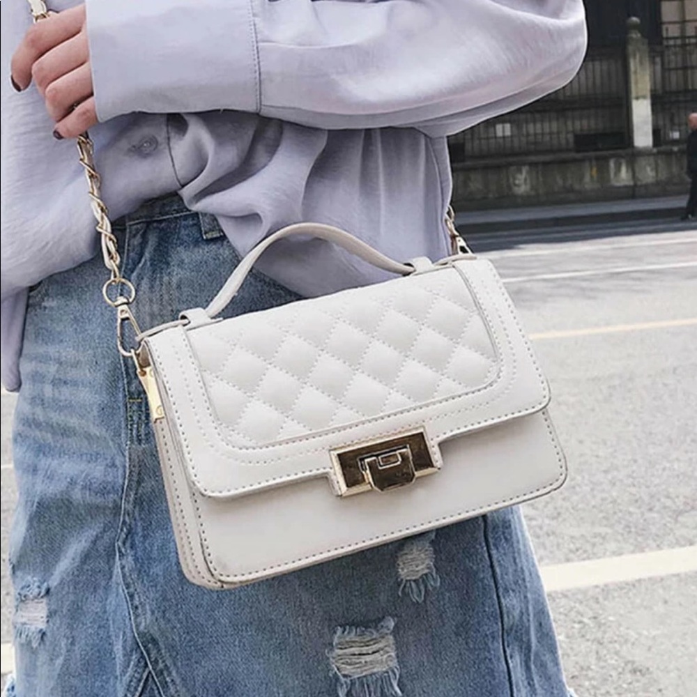 Crossbody Bag 🤍